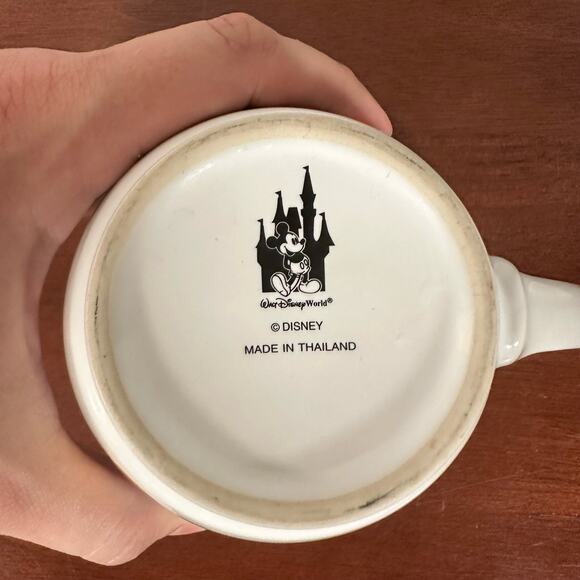 Walt Disney World 22oz Goofy Character Ceramic Coffee Mug White Green Interior - Picture 6 of 8